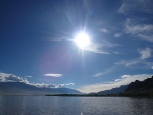 yarlung_tsangpo_river_at_midday_big